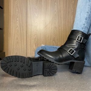 Black Ankle boots (8)